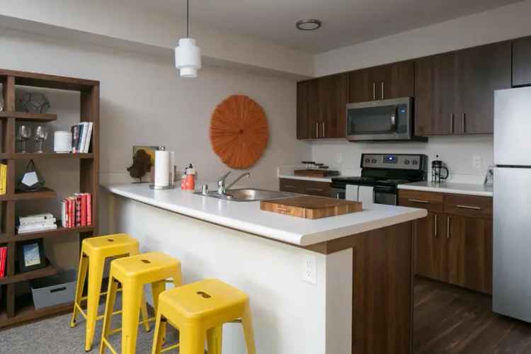 Rent Modern Affordable Apartments in CityCenter Lynnwood with Great Amenities