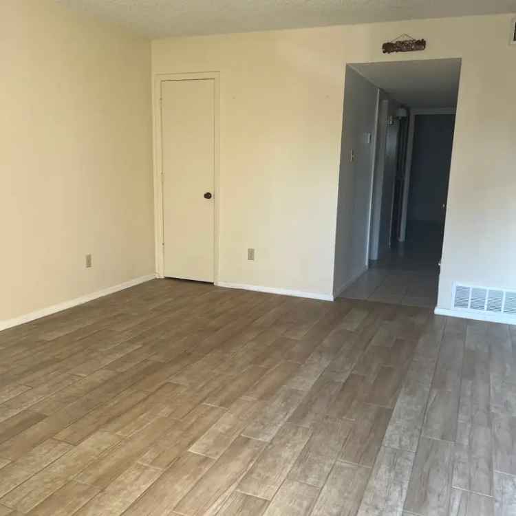 Apartment for Rent with Fenced Backyard and Ceramic Tile Flooring