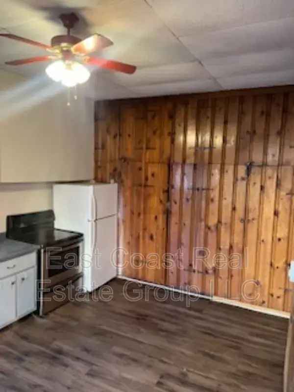 Rent Apartment Unit 1 Bedroom 1 Bath Pet Friendly with Bonus Room