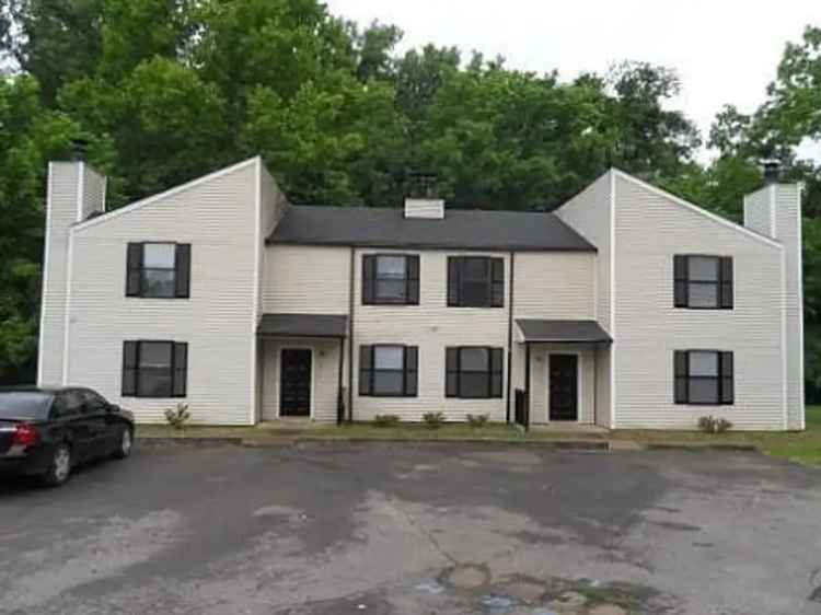 Rent Two Story Townhome Near Beautiful Woods with Special Deposit Offer