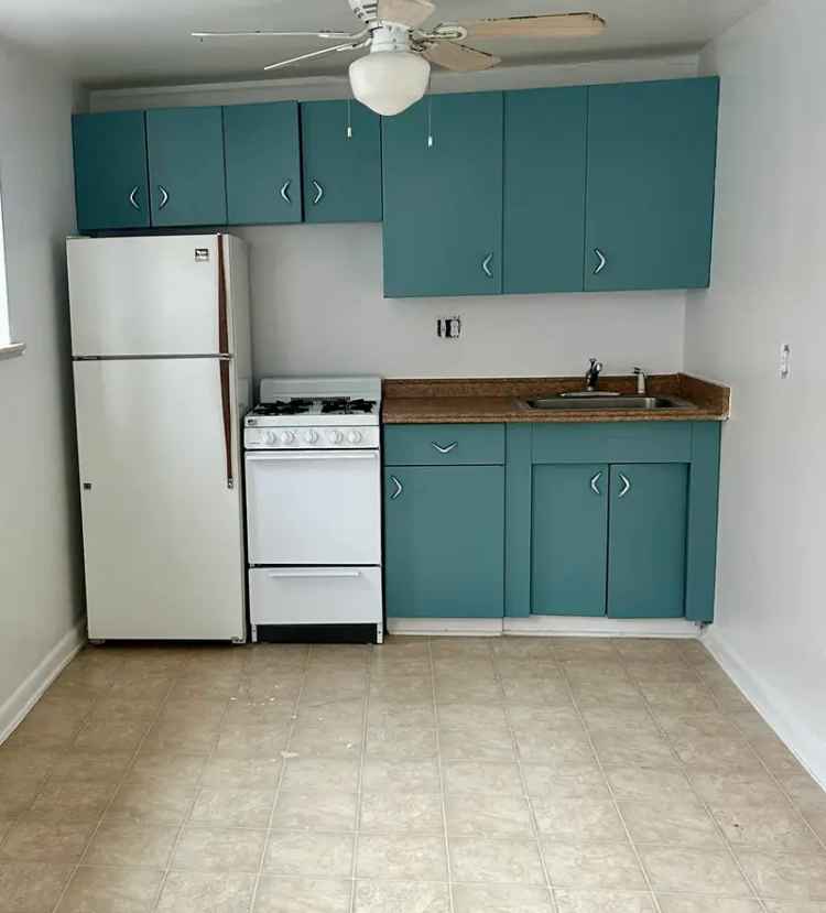 Rent Studio Apartment in Excellent Neighborhood Near City Park