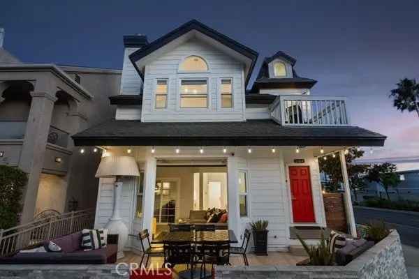 House For Sale in 204,204 1/2, 44th Street, Newport Beach, California