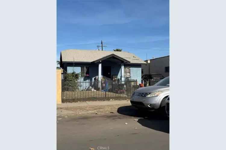 Buy Duplex in Prime Los Angeles Location with Spacious Layout