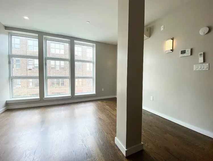 Rent 3 Bedroom Apartment in Prime East Williamsburg with Spacious Layout