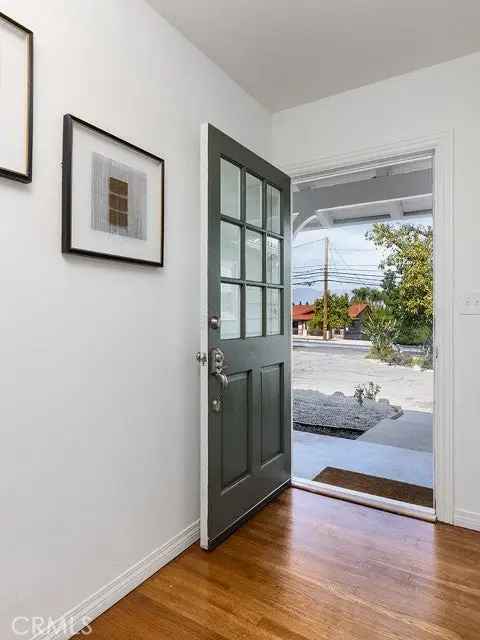 House For Sale in 14936, Los Robles Avenue, California