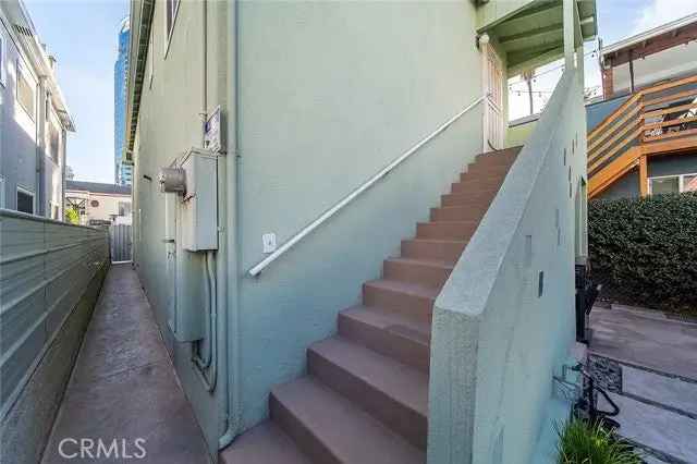 House For Sale in Long Beach, California