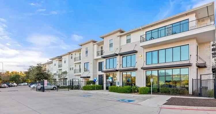 Rent Apartments in Cedar Park TX with Luxury Amenities and Pools