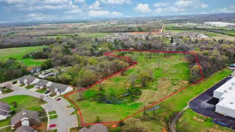 Commercial land for sale in Athens with prime location for development