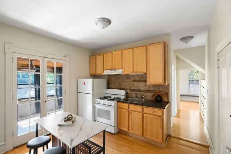 Rent Apartment Uptown Minneapolis Hardwood Floors Near Greenway