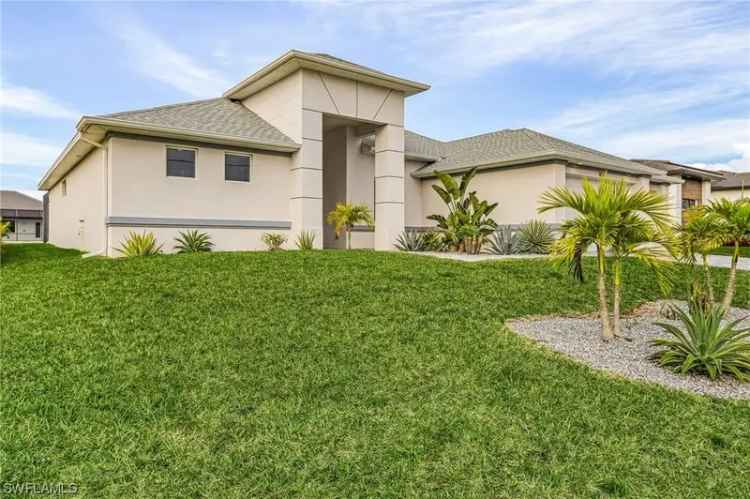 House For Sale in 2033, Southwest 31st Terrace, Cape Coral, Florida