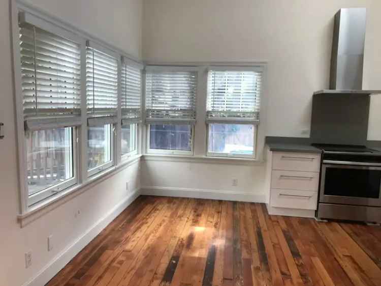 Rent Elegant 1 BR Plus Loft Standalone Cottage Near Lake Merritt