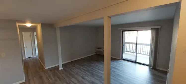 Rent Apartment Unit in Crystal Lake with Modern Finishes and Amenities