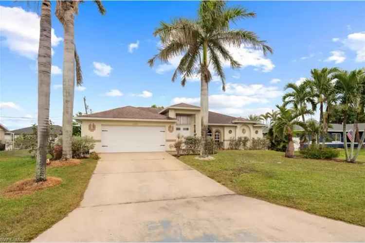 House For Sale in 3919, Southwest 1st Avenue, Cape Coral, Florida