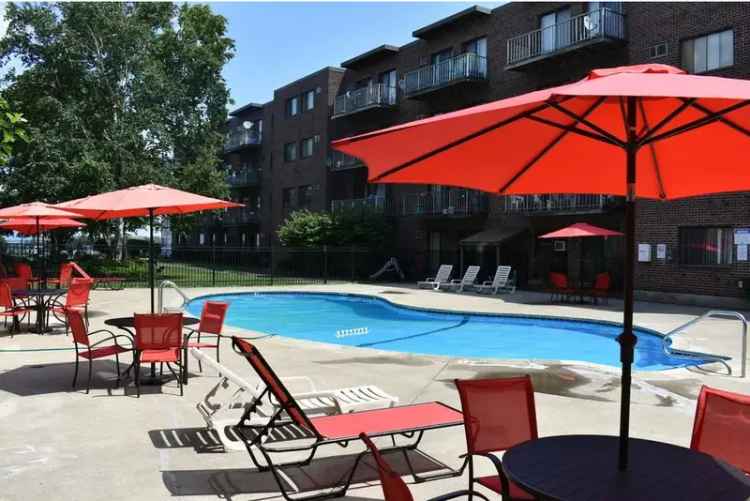 Rent Apartments at The Carlyle House in Revere MA with Great Amenities