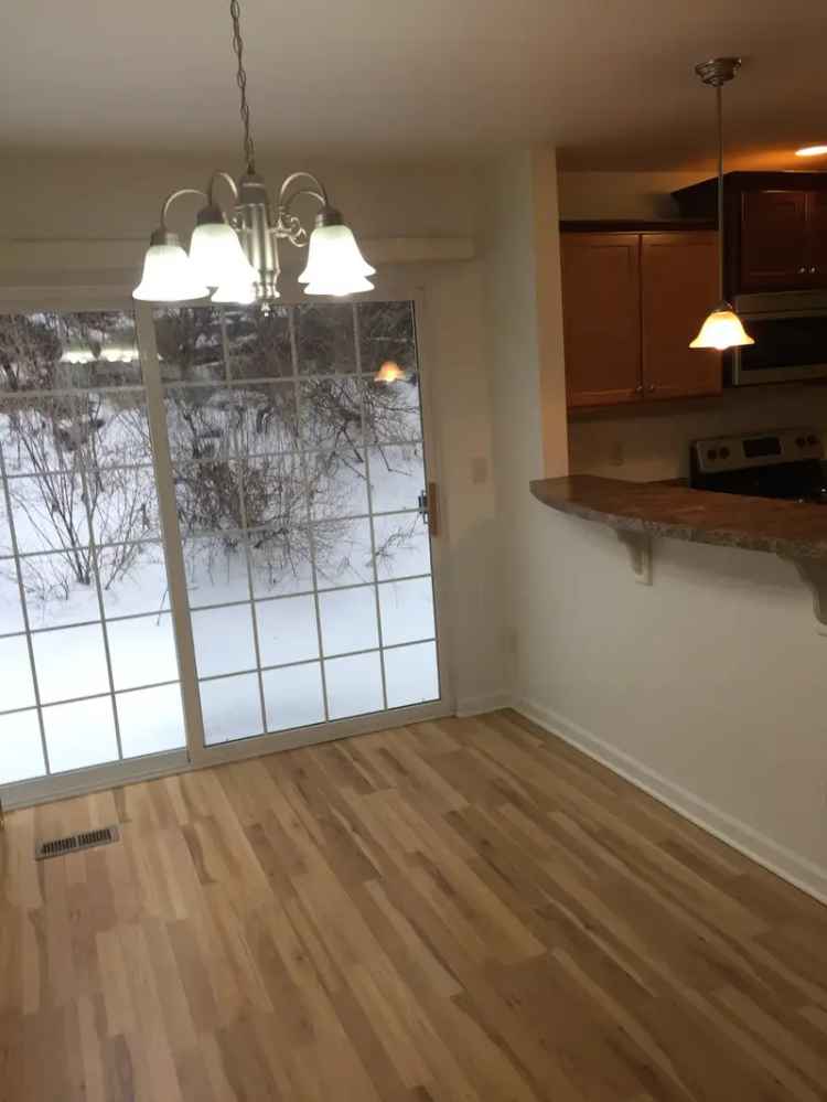 Townhouse for Rent in Waukesha with Modern Amenities and Community Features