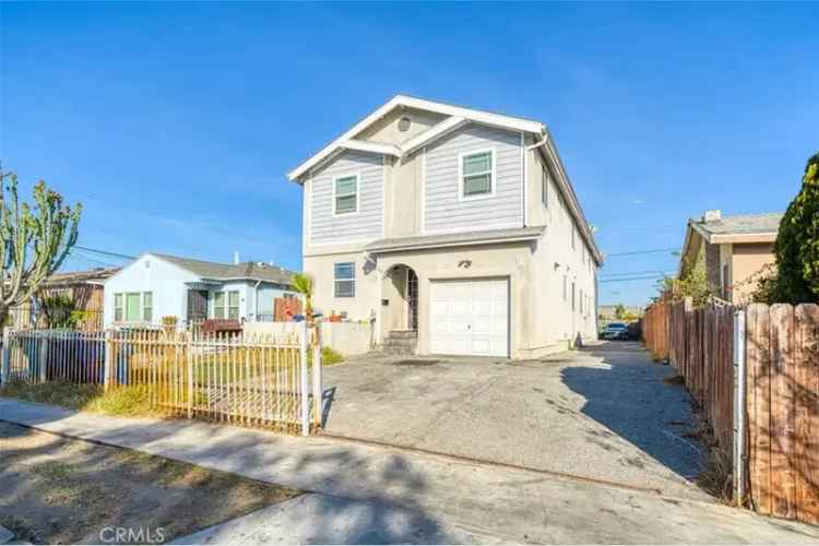 Investment Opportunity for Duplex in Los Angeles with Modern Features