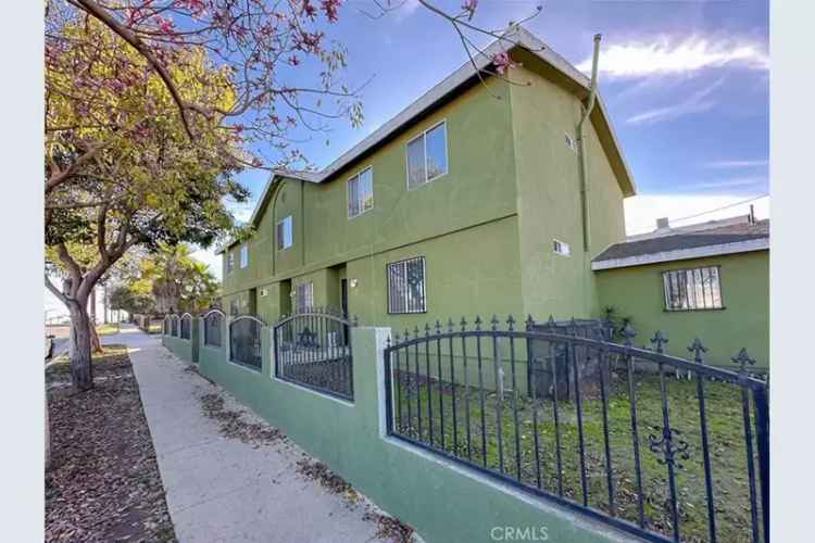 House For Sale in 300, West 121st Street, California