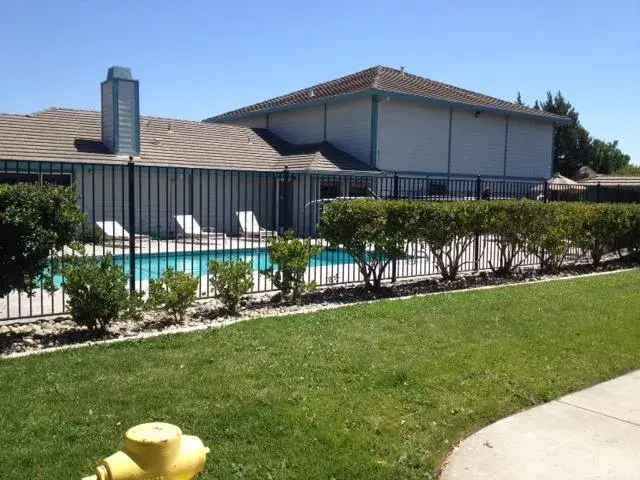 Rent Beautifully Updated Apartments with Pool and Rec Room Nearby