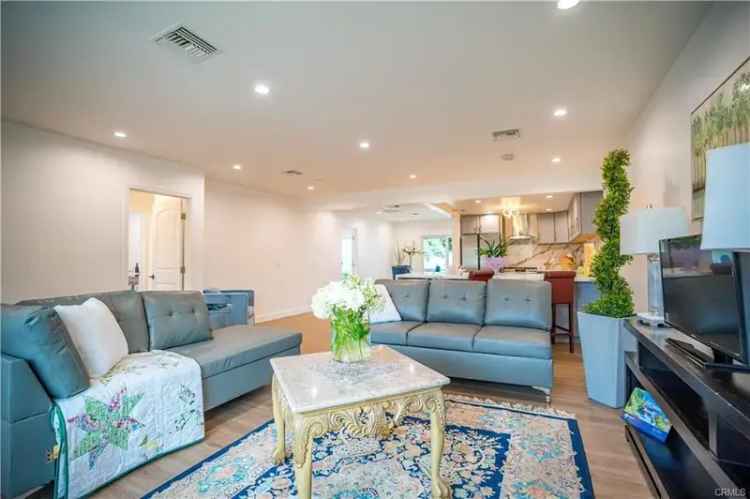 Rent Encino Home with 3 Beds 2 Baths in a Charming Neighborhood