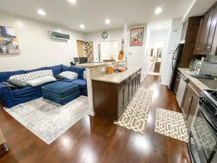 Rent Upgraded 1 Bedroom Apartment in Wicker Park with Private Deck