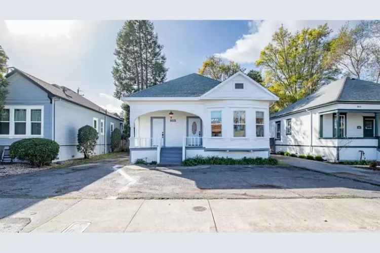 House For Sale in 805, Petaluma Boulevard North, Petaluma, California