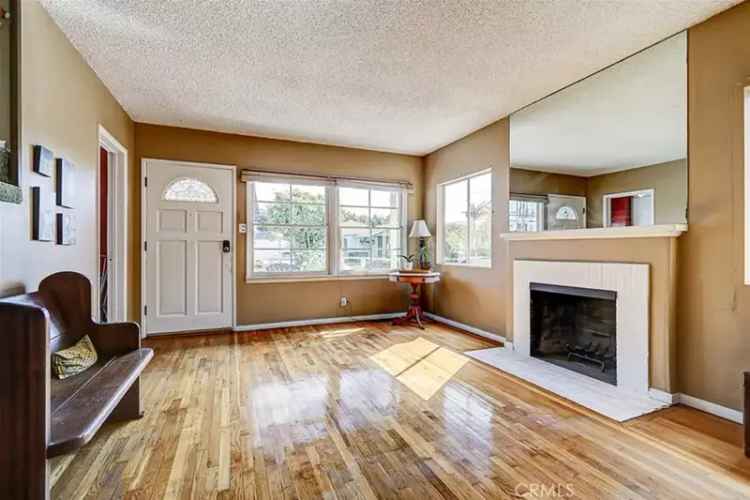 House For Sale in 2001, North Poinsettia Avenue, Manhattan Beach, California