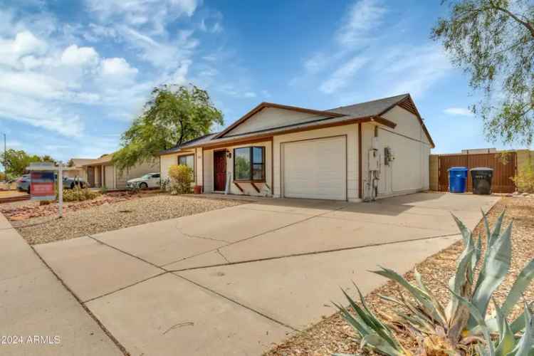 Buy single-family home in Mesa Arizona with spacious backyard and solar panels