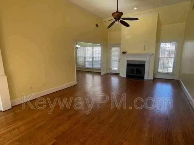 Rent Spacious 4 Bedroom Home with Large Backyard Near Fort Gordon