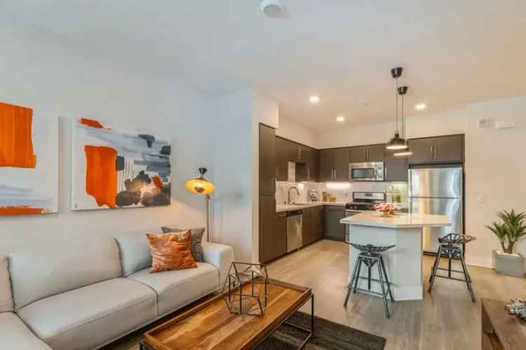 Rent Apartments in Los Angeles with Luxury Features and Community Vibe