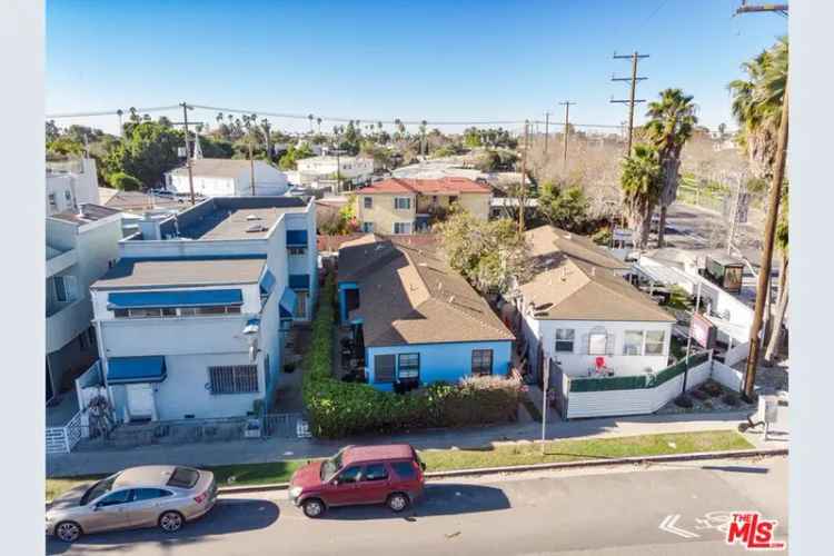 Duplex for Sale in Prime Location Venice Beach with Retail Space