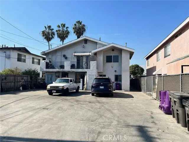 House For Sale in 1426, Rose Avenue, Long Beach, California