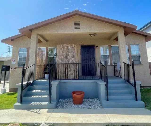 House For Sale in 622, West 76th Street, Los Angeles, California