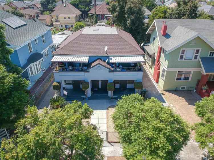 House For Sale in 2721, Raymond Avenue, Los Angeles, California