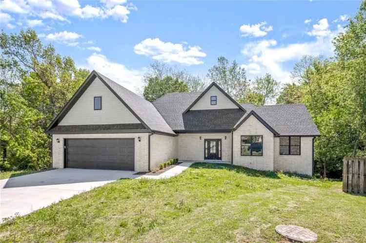 House For Sale in 1738, North Knollcrest Circle, Fayetteville, Arkansas