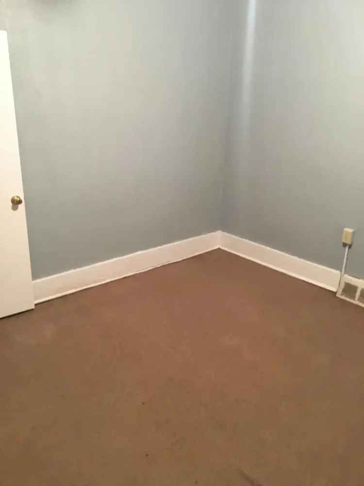 Rent Apartment Unit Pet Friendly Large Living Room Available Now