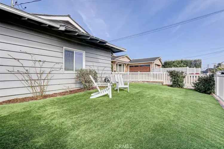 House For Sale in 1241, 11th Street, Manhattan Beach, California