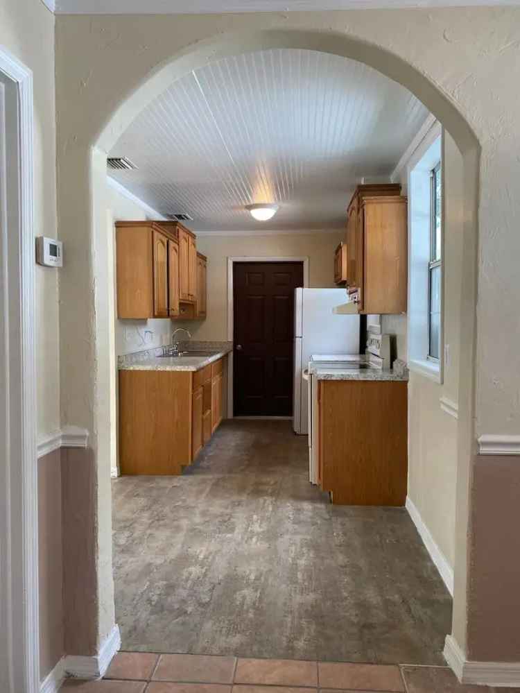 Rent Single Family Home in Gainesville with New Kitchen and Bath