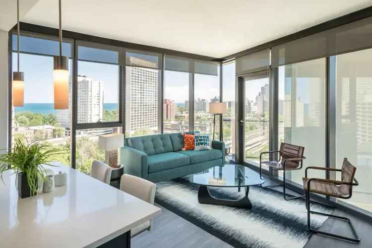 Rent Modern Apartment with Skyline Views in Hyde Park