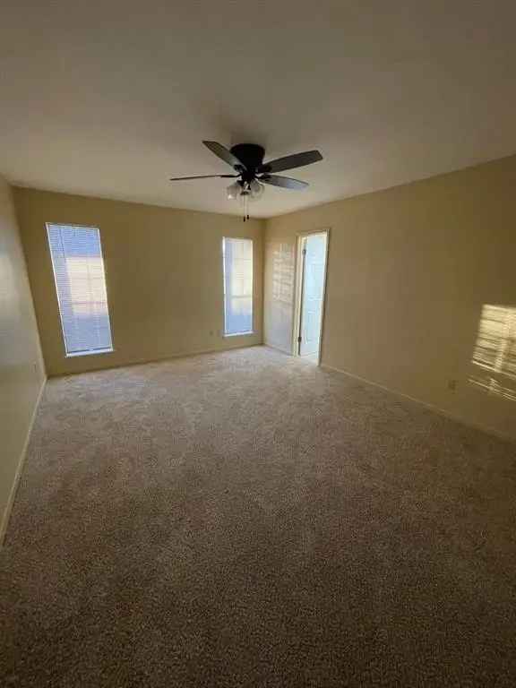 Buy fully remodeled house with 3 bedrooms in Wylie with spacious features