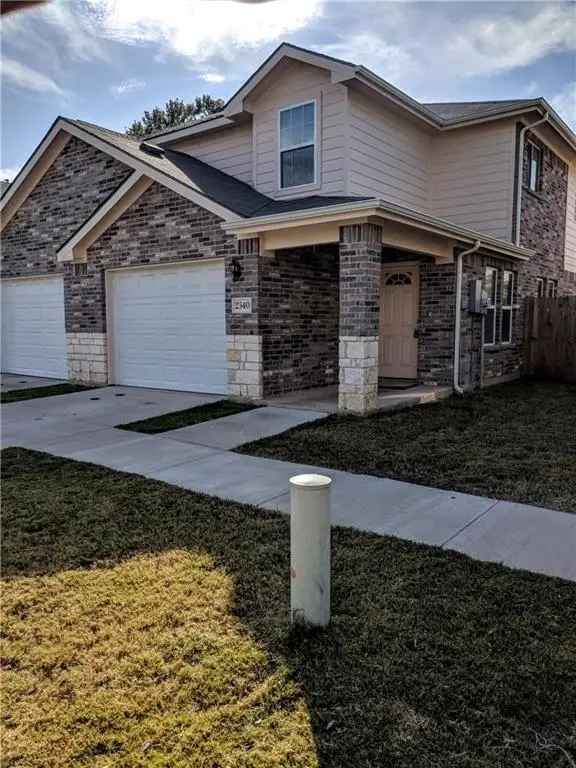 Energy Efficient Town Home for Rent in Arlington with Modern Features