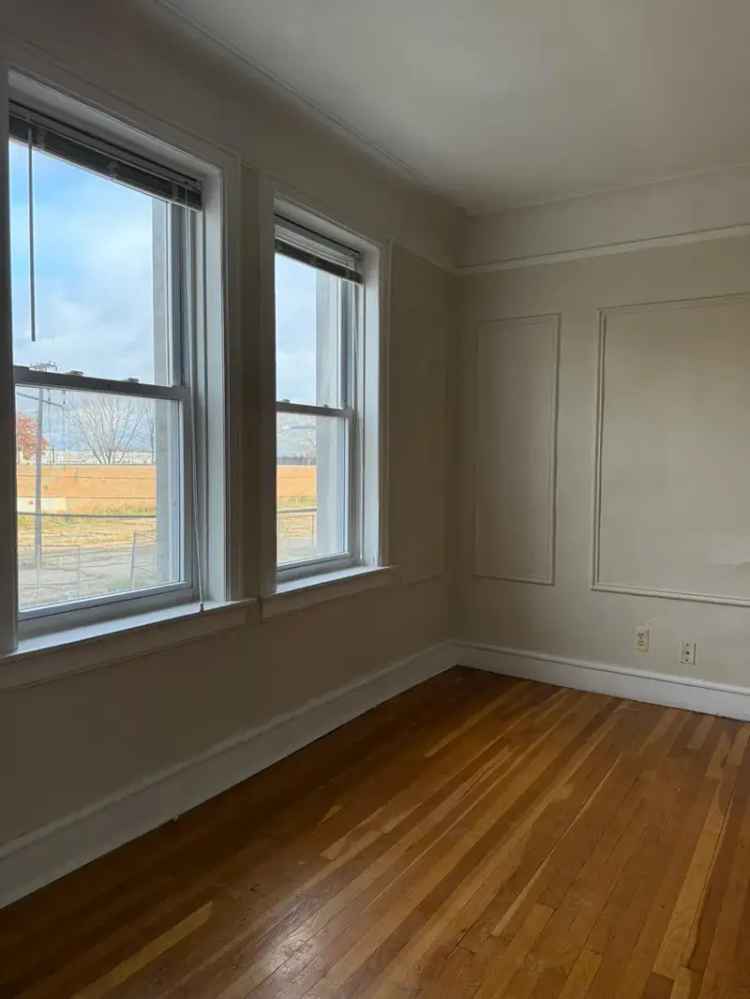 Apartment for Rent Beautiful Refinished Units in Excellent Location