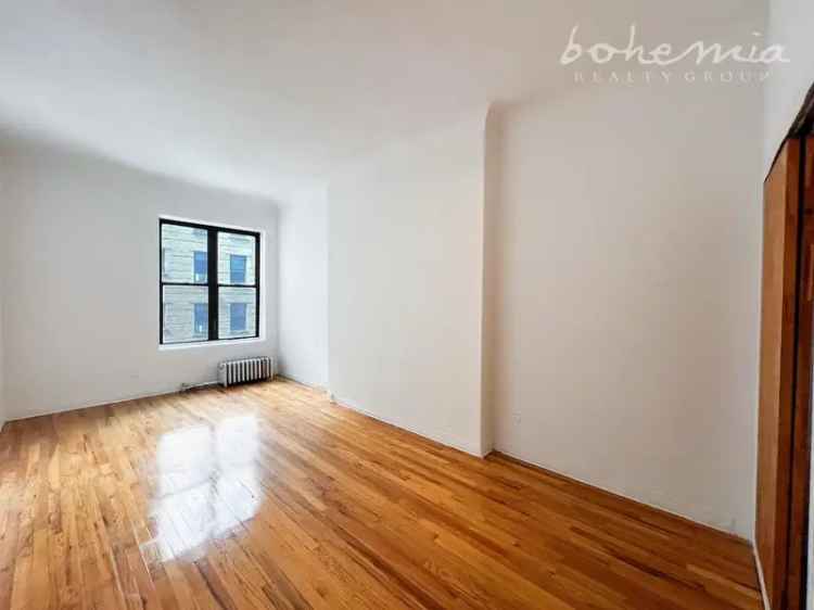 Rent Studio Apartment in Upper West Side with Unique Elevator Feature