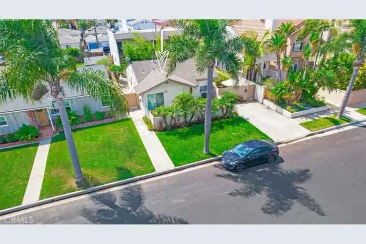 Multi-family building for sale in Huntington Beach with beach access and charm