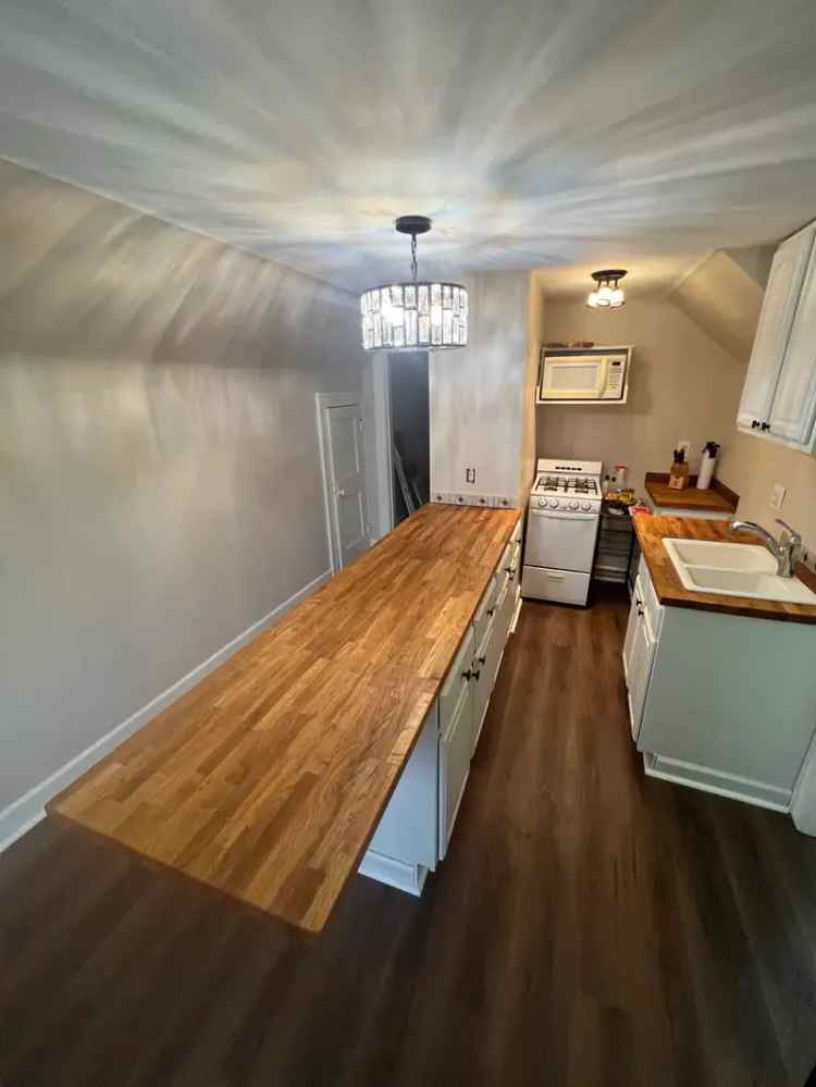 Rent Modern Updated Apartment in Lakewood with Spacious Living Area