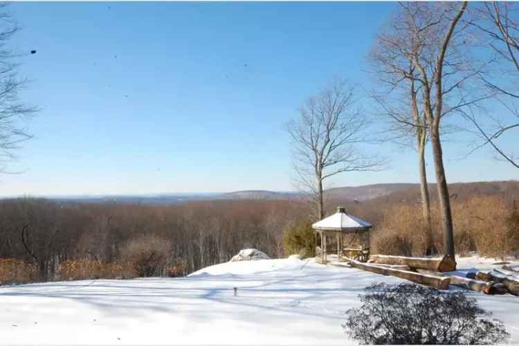 Buy House with Spectacular Views in Peaceable Ridge Road