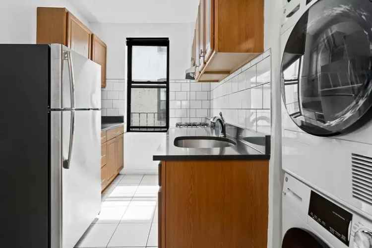 Rent Two Bedroom Apartment in Park Slope with Modern Features