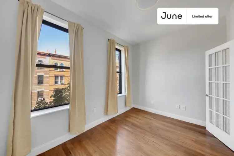 Rent Queen Bedroom in Crown Heights with Modern Amenities