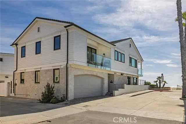 House For Sale in 6110, West Ocean Front, Newport Beach, California