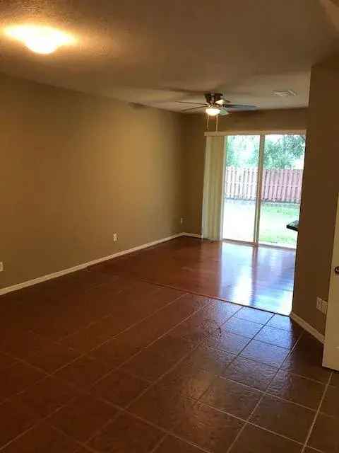 Rent Townhouse in Kissimmee with Great Features