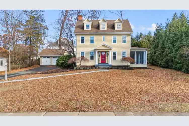 Buy House in West Hartford with 5 Bedrooms and Modern Amenities